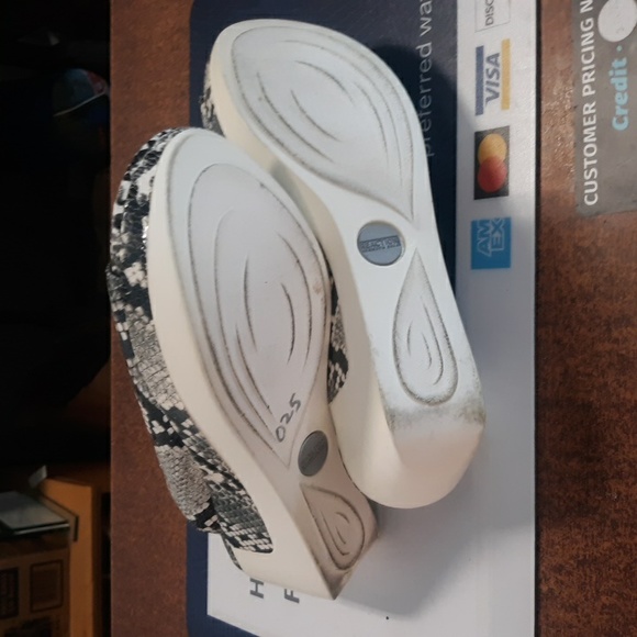 Reaction Kenneth Cole Size 8 1/2 (SKU 495) - Picture 3 of 5